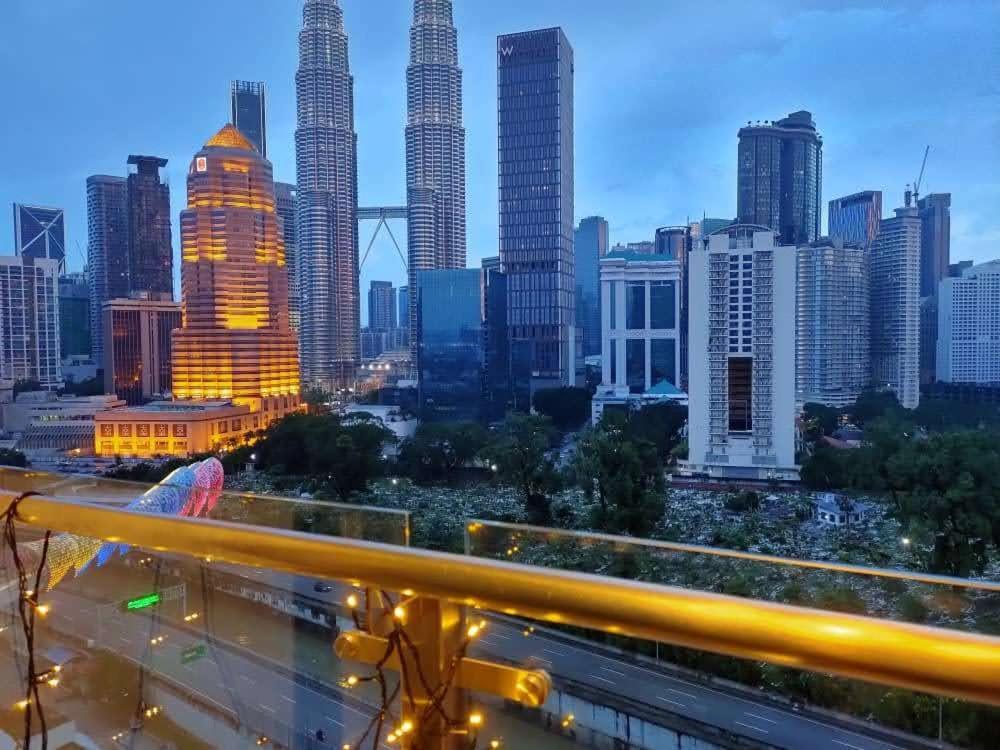 Klcc Legasi Direct View With A Superking Bed At A 3-Bedroom Premium Unit Kuala Lumpur Bagian luar foto