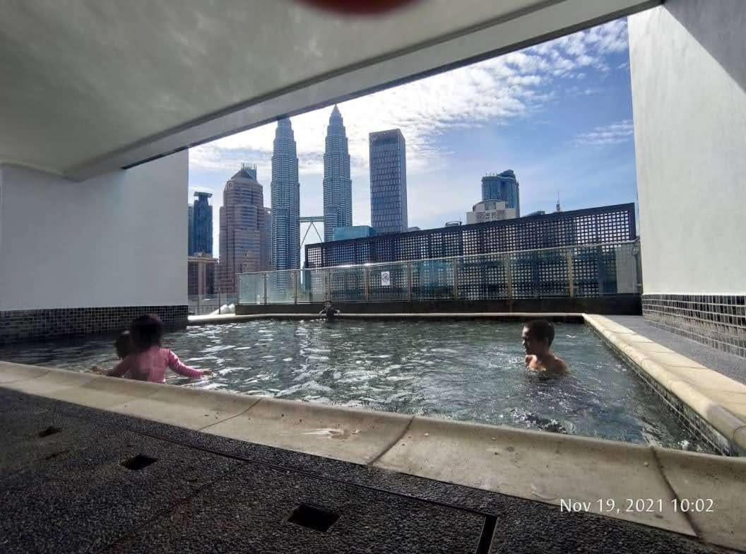 Klcc Legasi Direct View With A Superking Bed At A 3-Bedroom Premium Unit Kuala Lumpur Bagian luar foto
